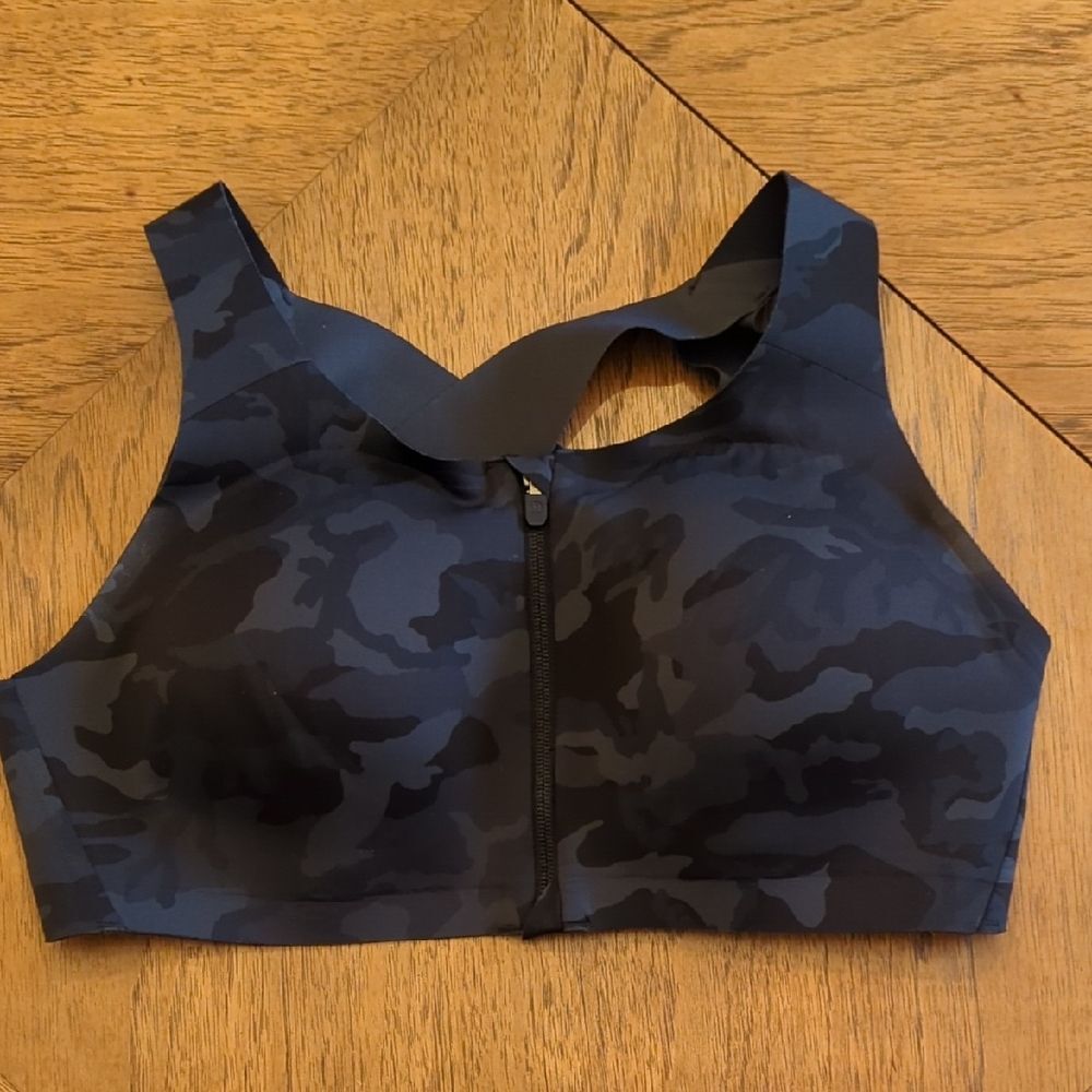 Lululemon athletica Black And Gray Camo Sports Bra 38D